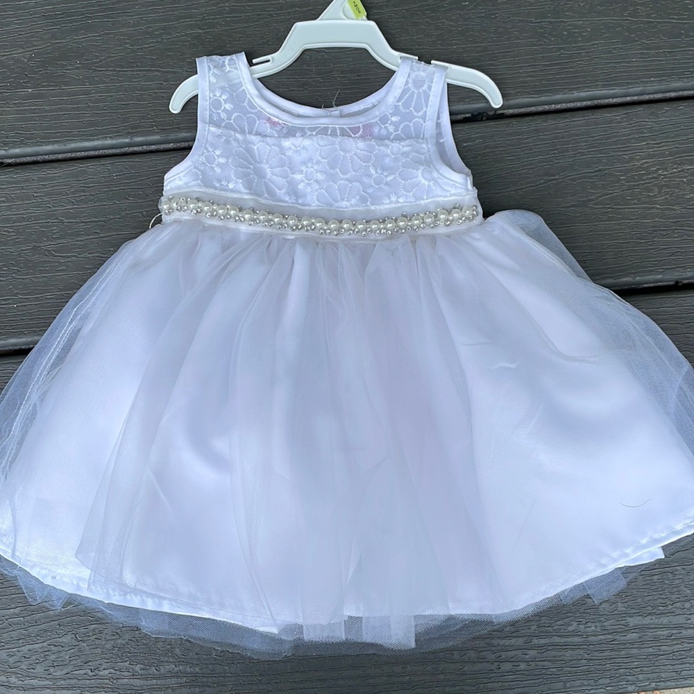 Baby 3/6 month pure white dress, excellent condition, worn once, pantaloons incl